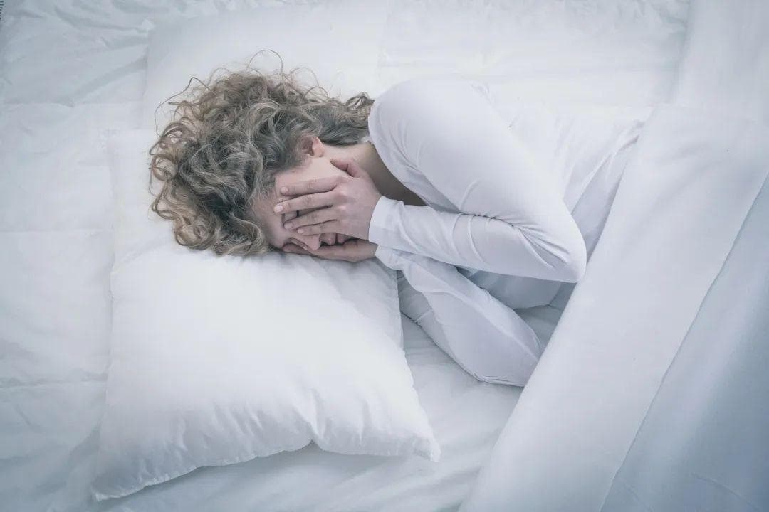 不由自主地抖腿？可能是得了这种病
