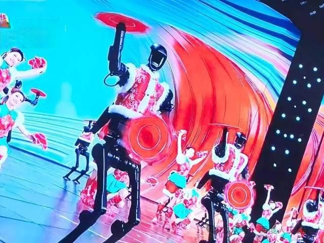 春晚机器人H1扭秧歌：科技与文化的碰撞