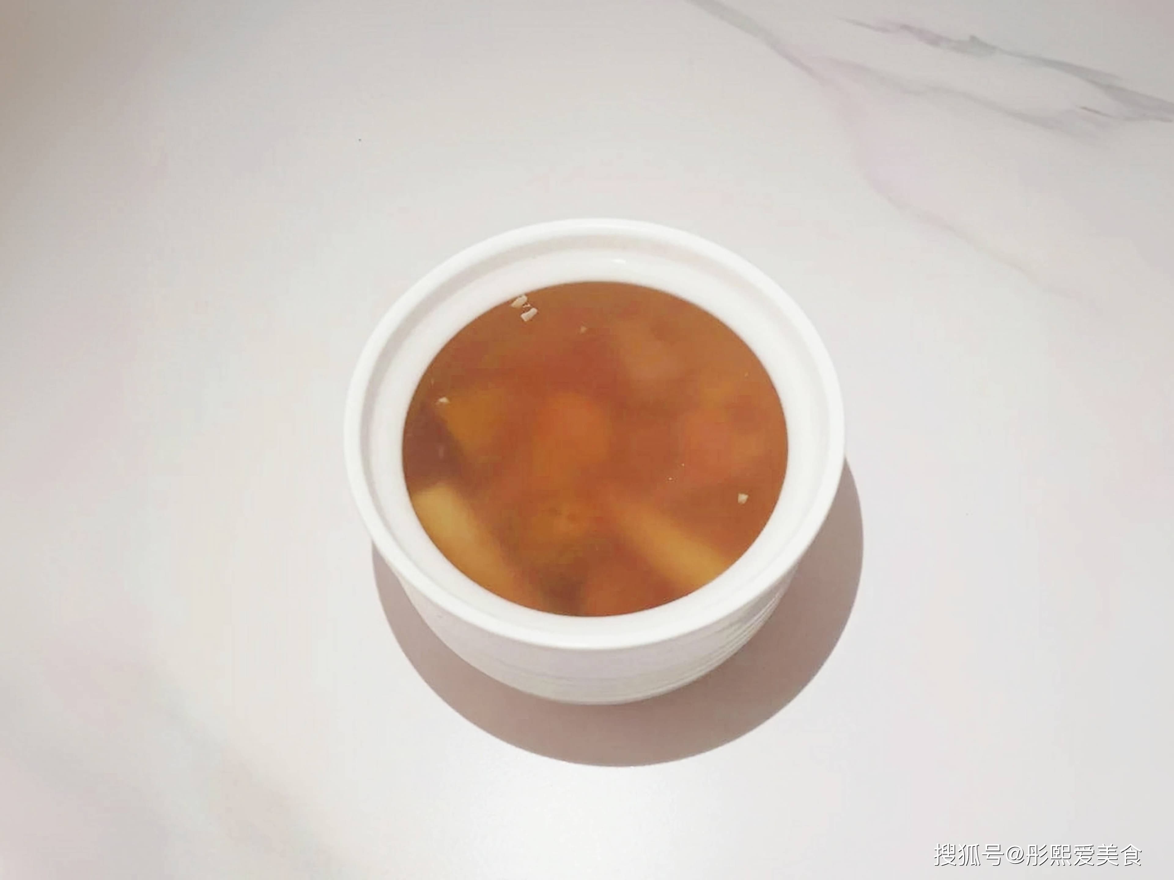 干燥季节饮用的汤品，沙参麦冬橄榄瘦肉汤，利咽润喉、清热生津，也适合四季饮用