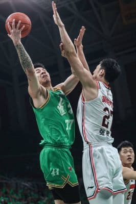 张镇麟夺CBA总决赛首个本土三双荣耀