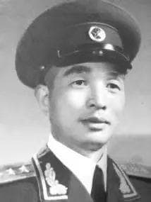 “破译三杰”的后起之秀：把蒋介石装进“玻璃杯”