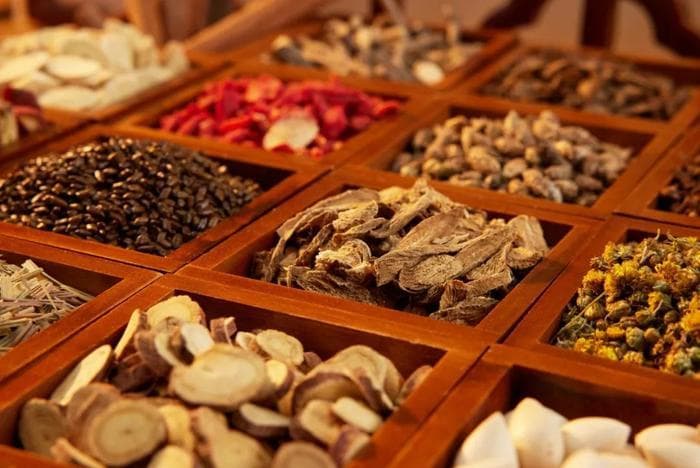 中药服用有讲究：时间、加糖和饮食禁忌全解析