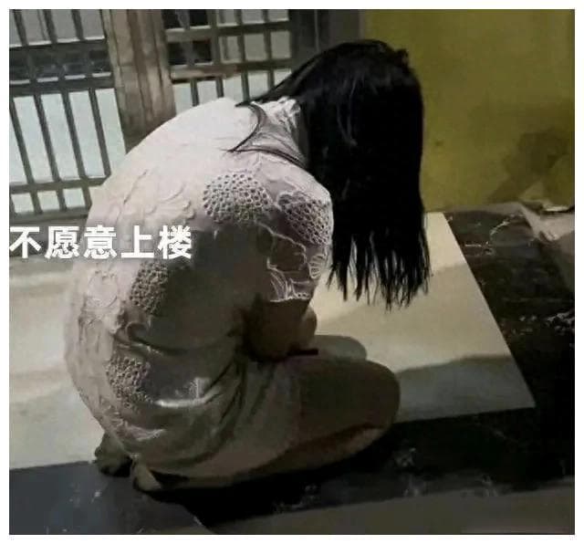 广东女子酒醉街头，专家提醒：健康饮酒与安全防护要并重