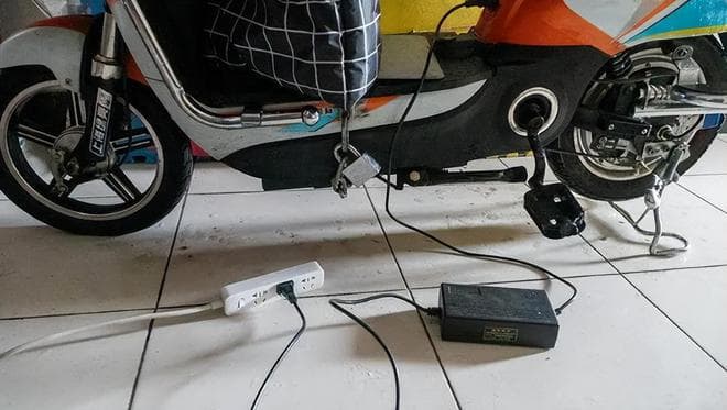 法院判了！电动车上楼充电引起火灾，承担责任明确，车主要注意了