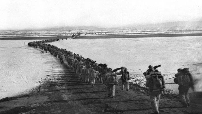 【百个瞬间说百年】1950，雄赳赳气昂昂跨过鸭绿江