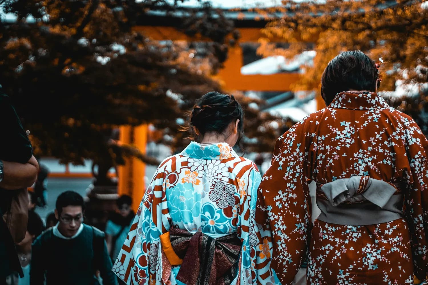 《雪国》中的存在主义思想：虚无、希望与生命的探寻