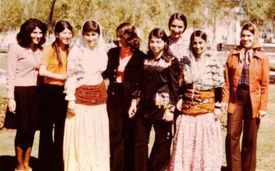 从穿短裙到穿罩袍，1979年的伊朗革命，究竟为当地女性带来了什么？