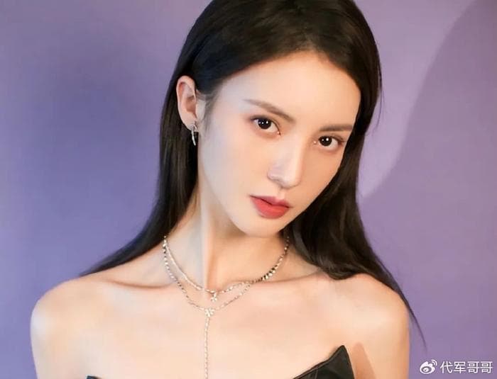 金晨的成功之路：从舞蹈到演艺的华丽转身