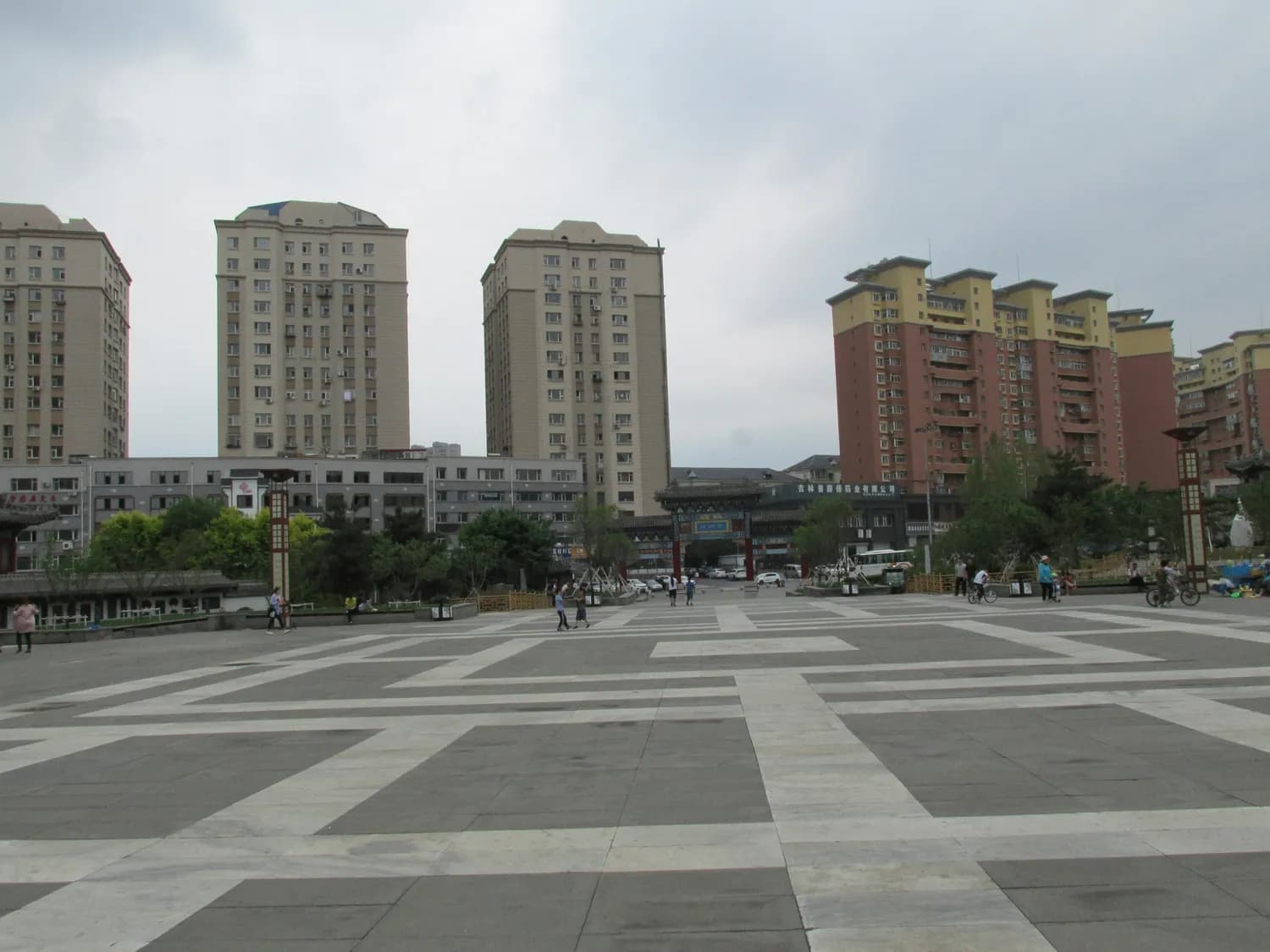 临沧市中心广场周边住宿攻略：酒店推荐与旅游建议