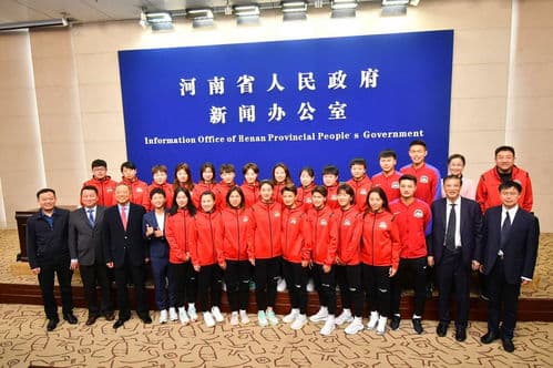 河南建业足球俱乐部：中原足球的坚守与辉煌