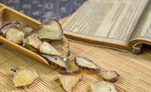 附子有毒，久煎虽能去毒，但费时 这三味药可作为附子的理想替代品