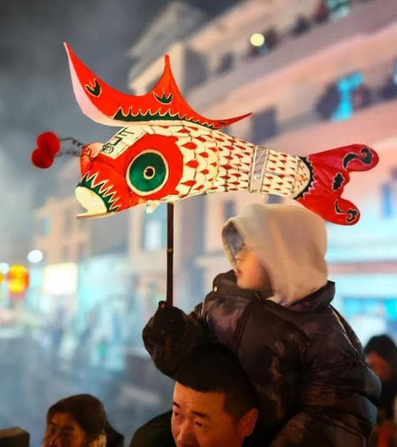 鲤鱼灯舞里的非遗年俗