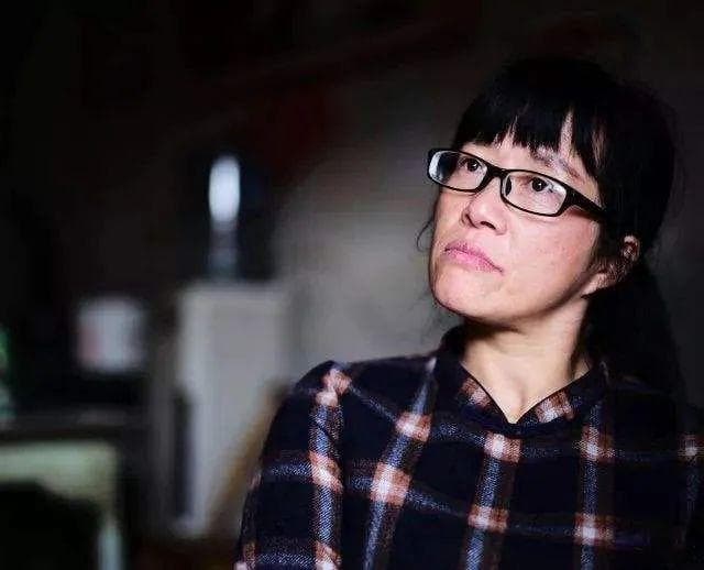 余秀华《摇晃》：一个诗人对生命诚恳的追问