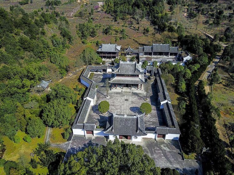 嵊州华堂村游玩攻略：千年古村的文化魅力与周边配套