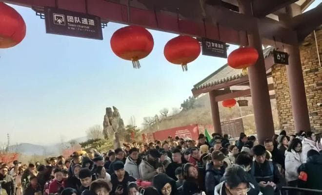 临沂市多家景区游人如织 人气“爆棚”