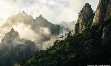 黄山旅游指南：发现中国第一奇山的独特魅力