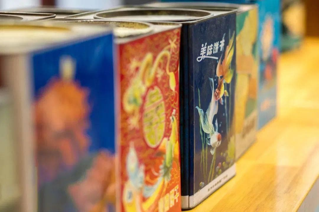 从广东蓝罐到上海万年青：中国老饼干里的童年味道