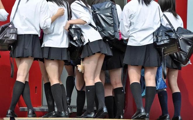 日本冬天没有暖气，女孩还要穿短裙露大腿，难道日本人不怕冷吗？