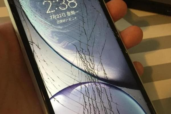 梦见手机屏幕碎了意味着什么？探索潜在的心理象征