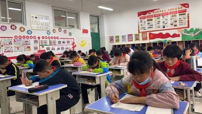 深圳南山小学数学试卷引发热议：教育改革中的平衡之道
