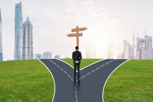 扣缴义务人与综合所得年度自行申报：选择之辨