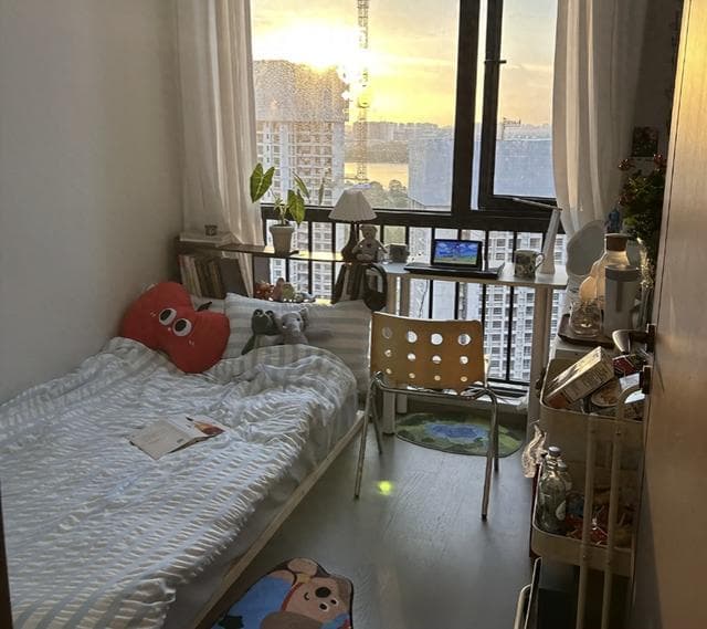 被邻居家的“半高床设计”惊呆了：小卧室还能这样搞，狠狠上一课