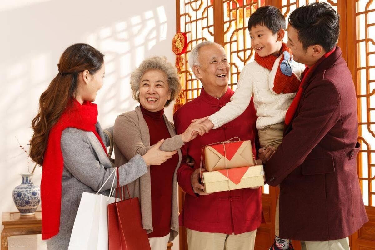 古代新年冷知识：宋代有“馈岁”的习俗，是互赠礼物还是吃年夜饭