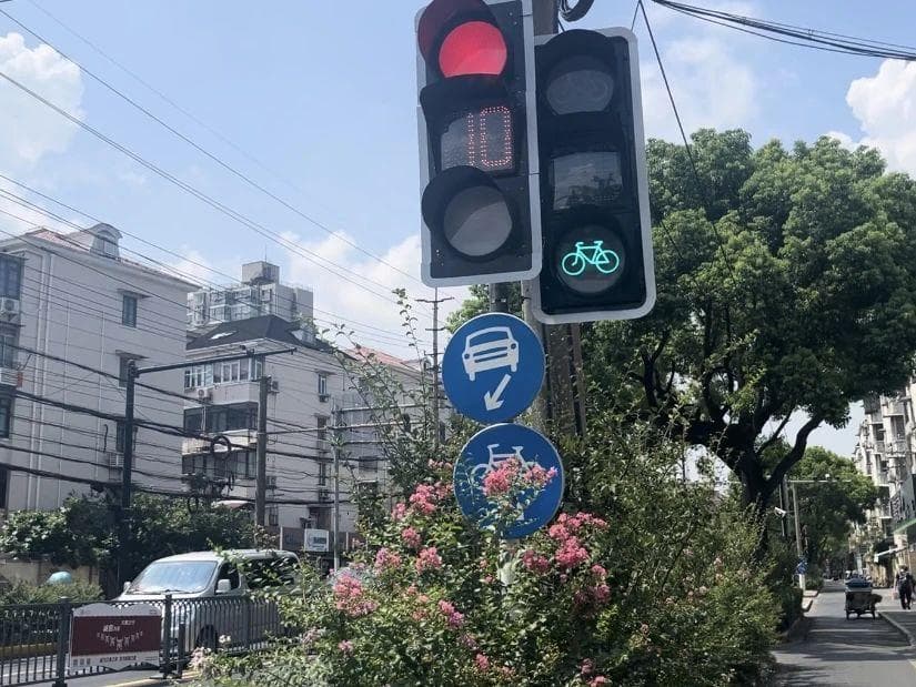 让非机动车“左转”更安全！杨浦交警给一些路口做了“小手术”
