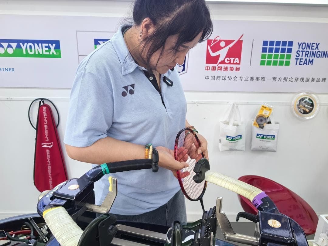 忙得没空吃饭、根本穿不完......羽毛球穿线师究竟是啥职业？