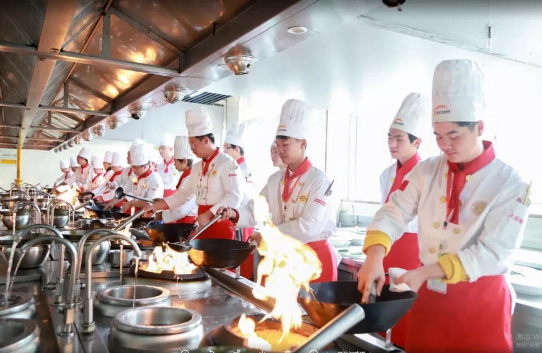 泰国美食的独特魅力：从口味到文化的全方位体验