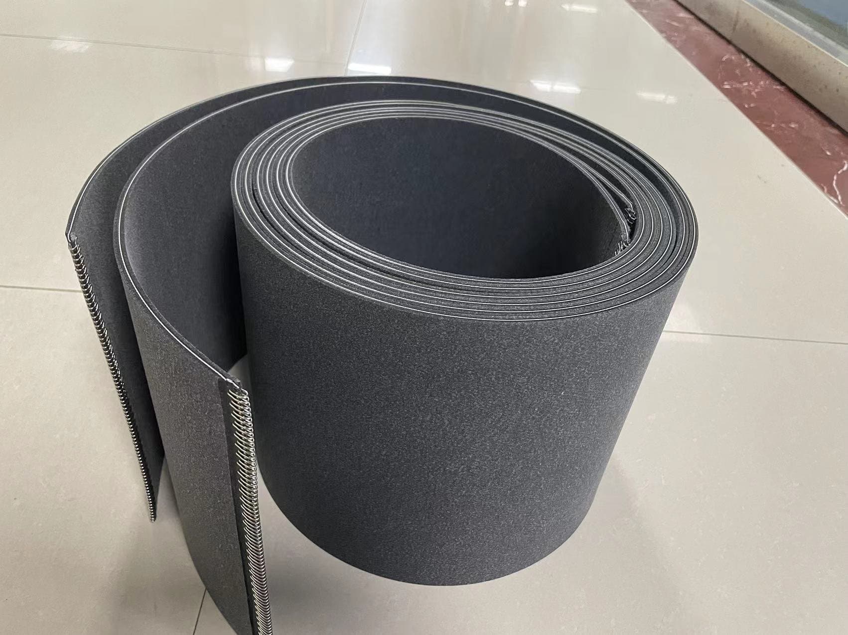 工业皮带材质解析：不同材质皮带的性能与特点