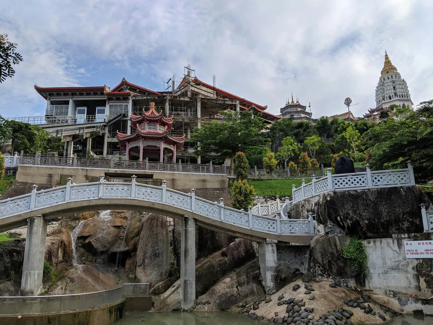 梧州古迹探秘：白鹤观、李济深故居和龙母太庙