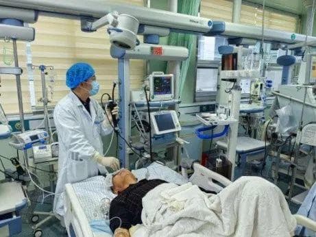 床旁支气管镜检查技术：原理、优势与注意事项全解析