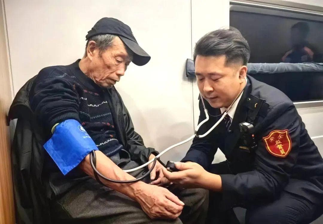 转发家庭群！老年旅客独自坐火车出行，可享受哪些服务？