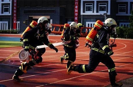 消防员的日常训练内容，探索消防员的职业生活！