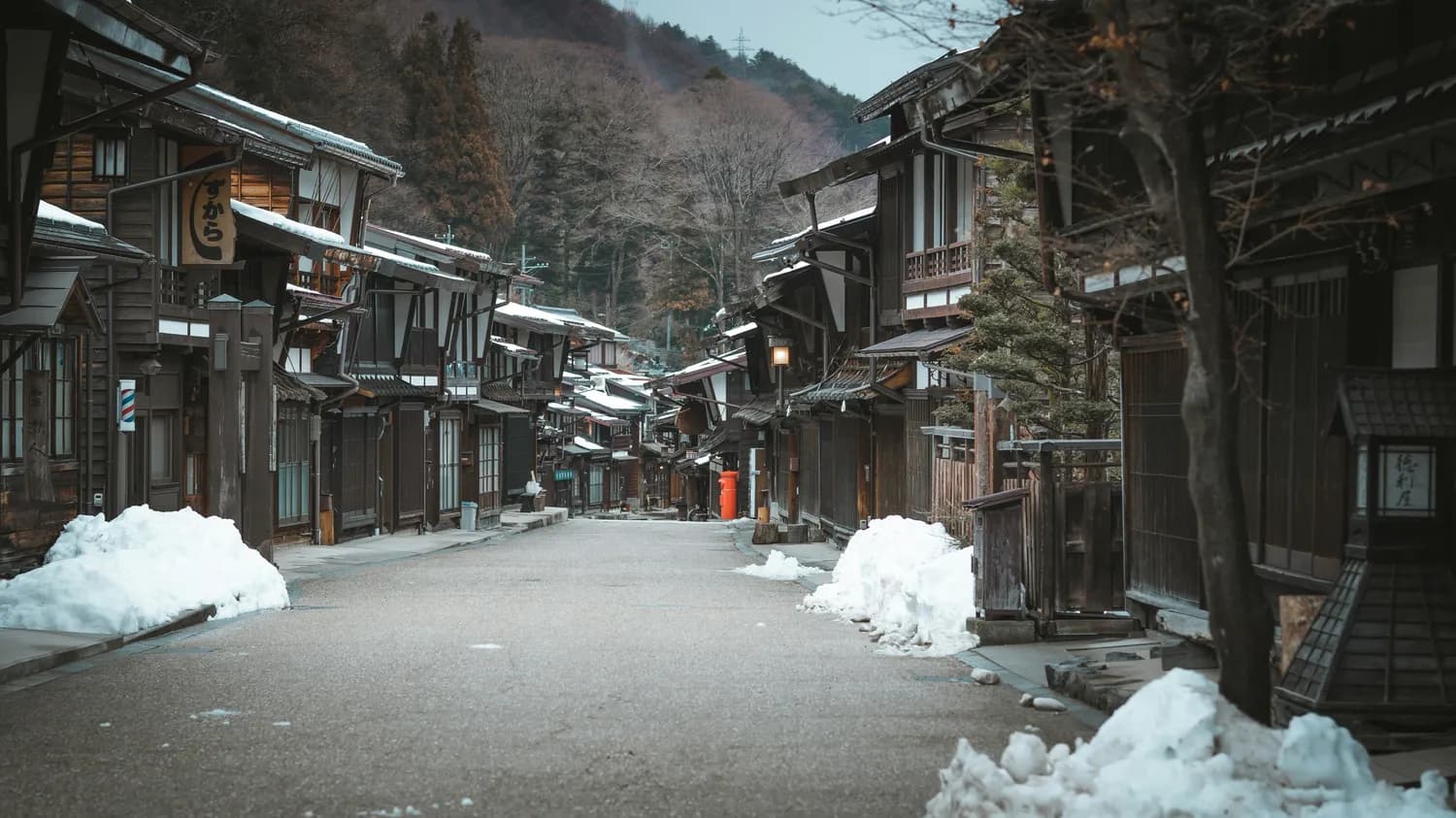 日本温泉泡汤攻略：从礼仪到体验，30条必知要点