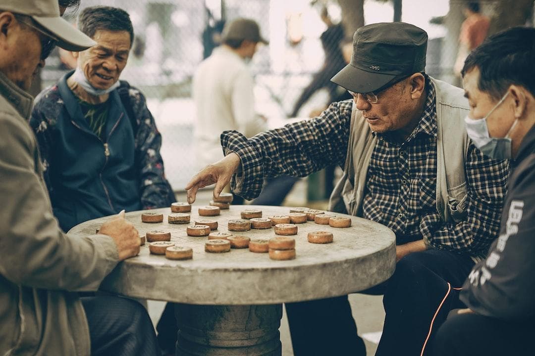 投保人可以为受益人吗？为什么？