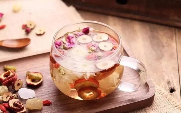 玫瑰花茶：调节情绪养颜美容，但并非人人都适合