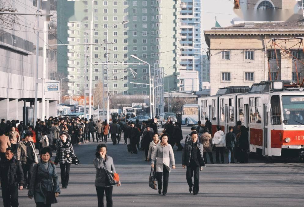20世纪七八十年代，朝鲜曾是 “准发达国家”，为何跌落神坛？