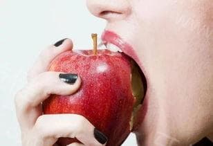 正颌手术后三天，能否安心举杯？术后短期期喝酒影响大解析