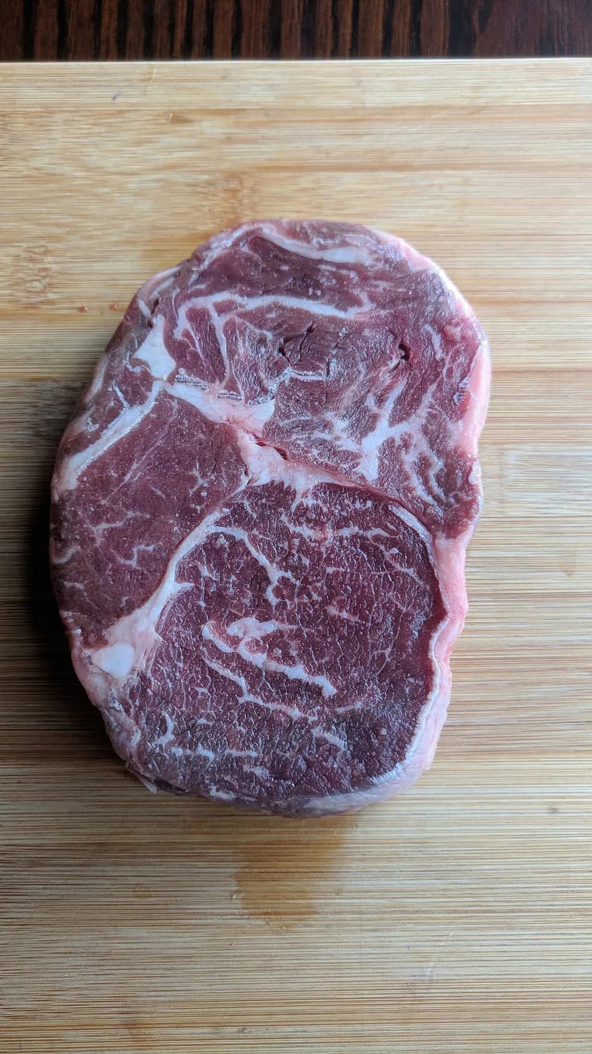 肉眼牛排选购指南：大理石花纹的秘密