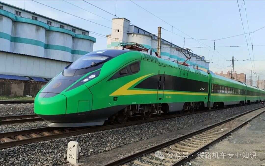 复兴号CR200J型动车组：中国铁路动力集中型动车组的创新与发展