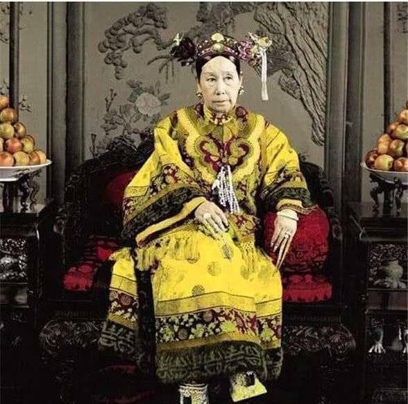 慈禧向十一国宣战：一场由仇恨、贪权与愚昧引发的悲剧