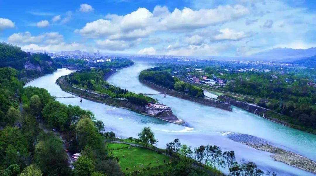 都江堰到底伟大在哪？2300年前的水利工程，如何造就天府之国？