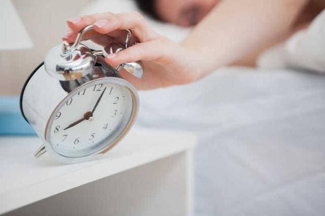 10年睡眠调查：中老年人最佳起床时间是6-7点