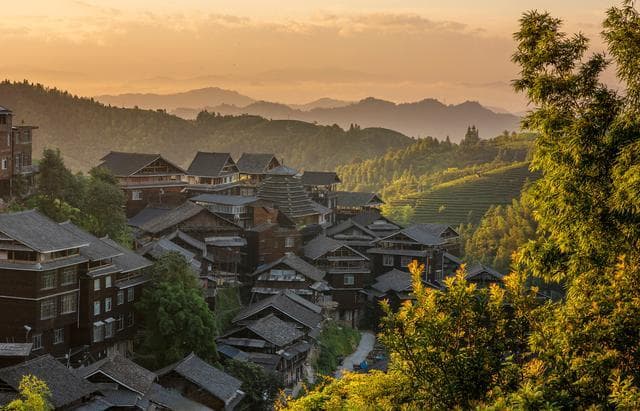 秋拍铜仁古镇：古城墙、古桥、苗族风情三大亮点
