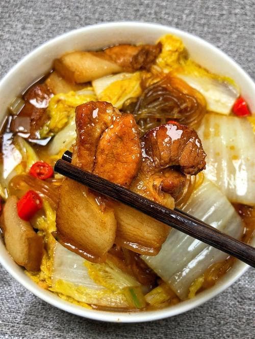 东北名菜猪肉炖粉条：营养与美味兼得的制作全攻略