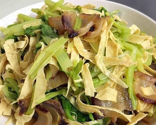 香芹炒豆皮：简单美味的营养素食