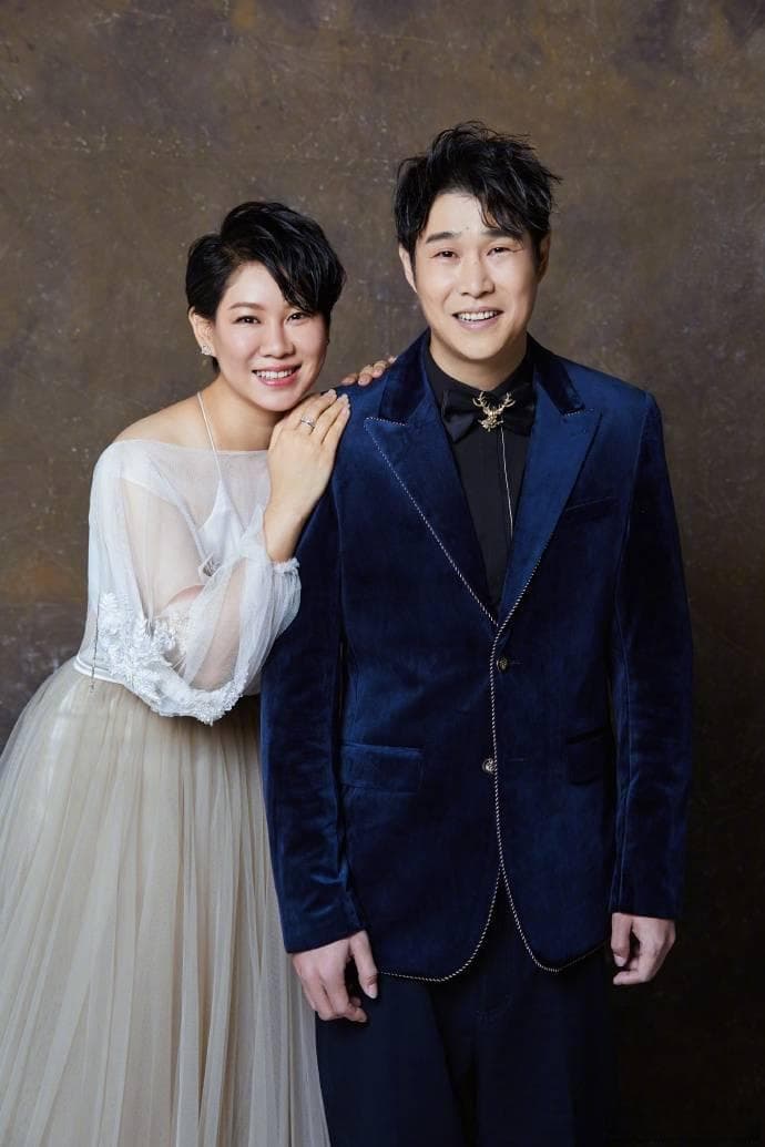 小沈阳夫妻庆祝结婚20周年，超甜！