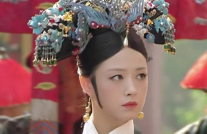 蒋欣因华妃角色患上“后遗症”，专家解读演员角色认同现象